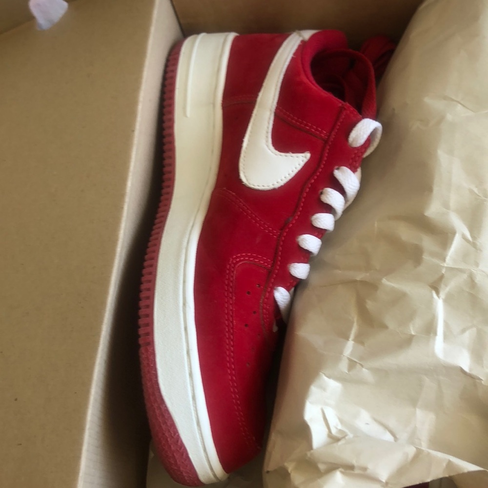 Women’s Air Force 1s valentines